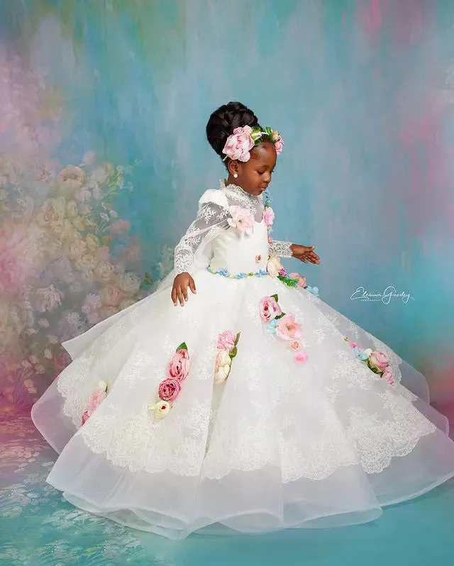 Lace White Flower Girl Dresses Ball Gown Lace Long Sleeves Vintage Little Girl Peageant Dress Gowns ZJ422