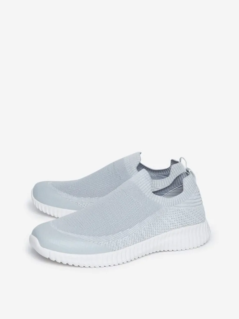 SOLEPLAY Grey Knit Pattern Slip-On Shoes