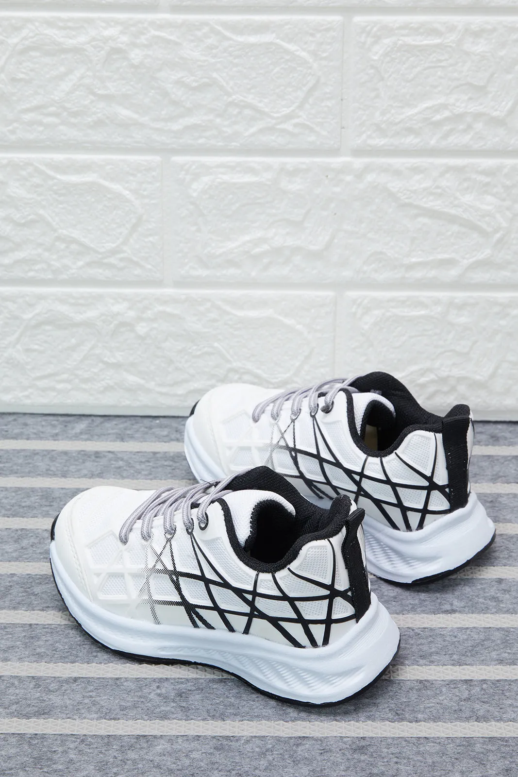 White Cuhnky Mesh Trainer