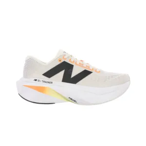 WOMEN'S FUELCELL SUPERCOMP TRAINER V3 - B - CA4 ANGORA/HOT MANGO